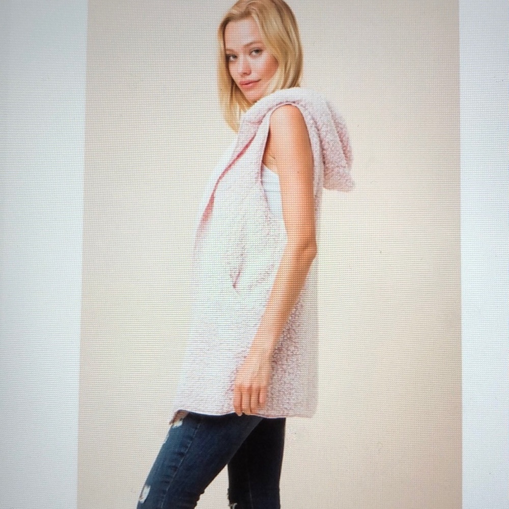 LAST ONE!  NWT Sleeveless Soft soft soft vest Hoodie! - Picture 2 of 7
